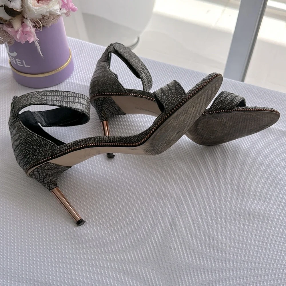 BCBG sandals size 9 - Picture 7 of 9